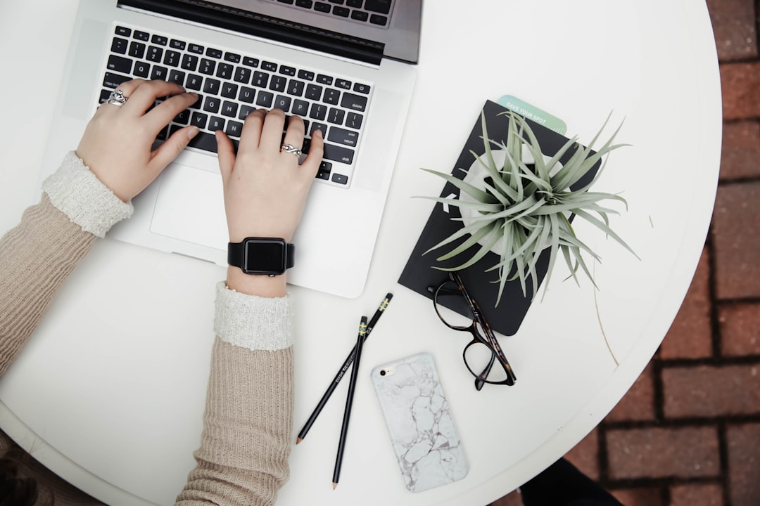 Structuration d'entreprise optimisée par l'IA pour innovation.