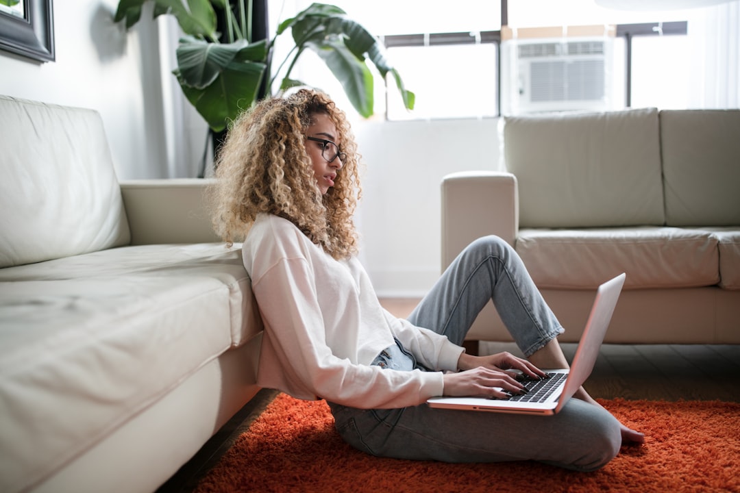 Partenariat stratégique IA pour innovation et efficacité.
